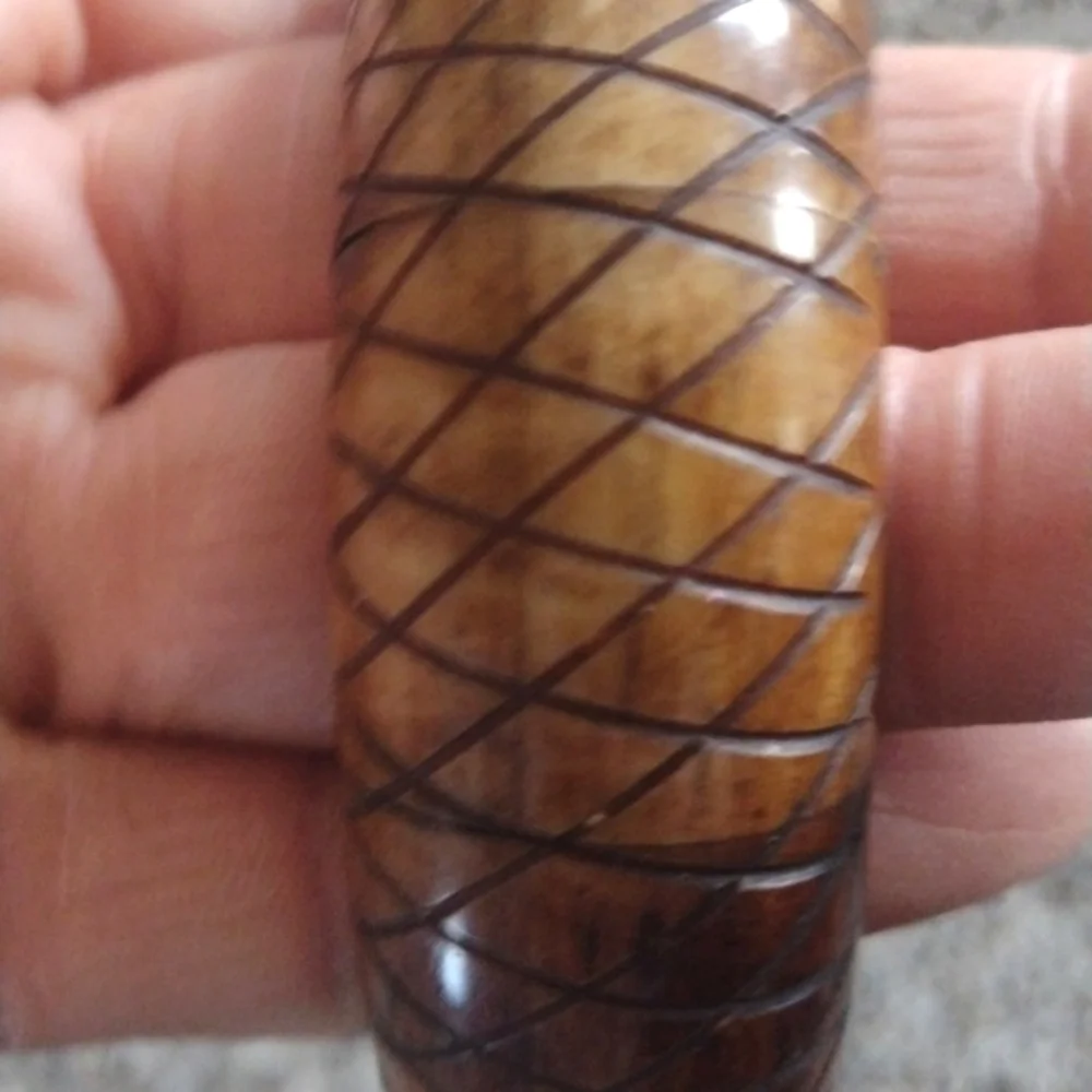 VINTAGE AUTHENTIC SHADES OF BROWN CARVED WOODEN BONE BANGLE 7.5